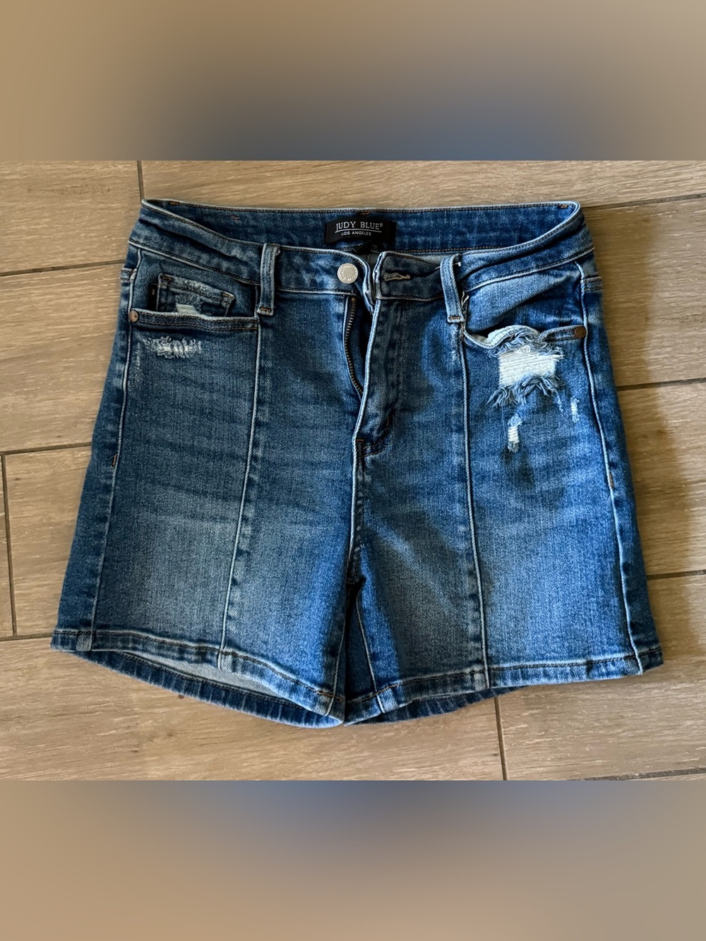 Judy Blue Stretch Denim Shorts Distressed Pocket Medium Wash Casual Jean Shorts